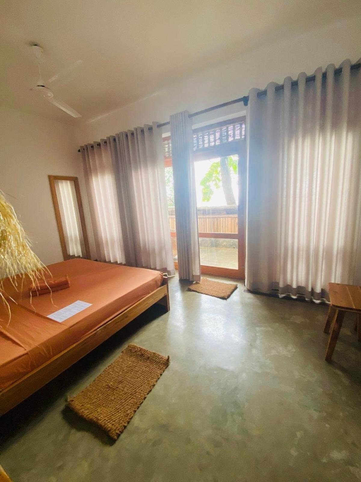 Amaroo Hikkaduwa Hotell Exteriör bild